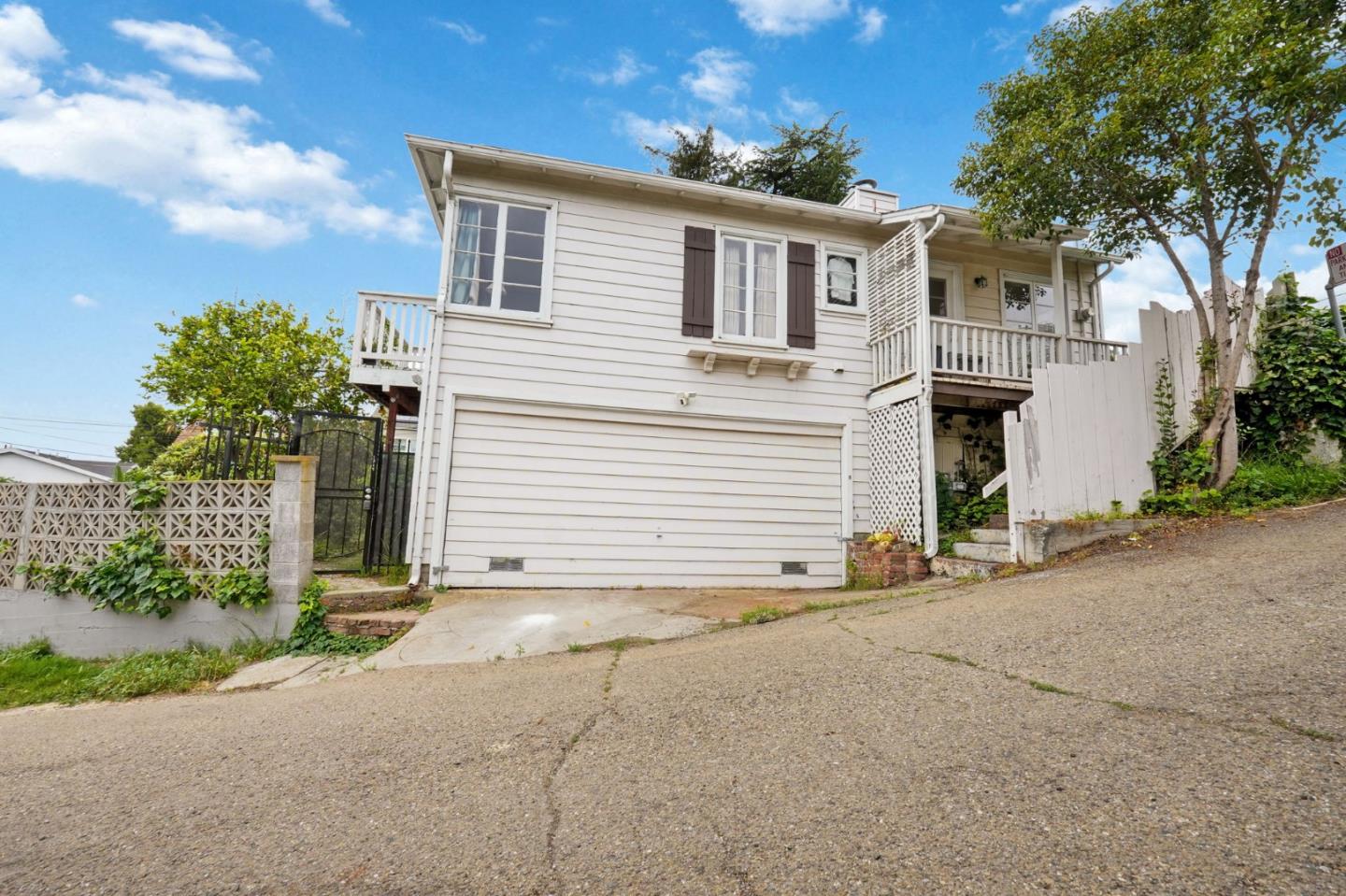 Detail Gallery Image 42 of 46 For 3466 Oak Knoll Blvd, Oakland,  CA 94605 - 3 Beds | 2 Baths