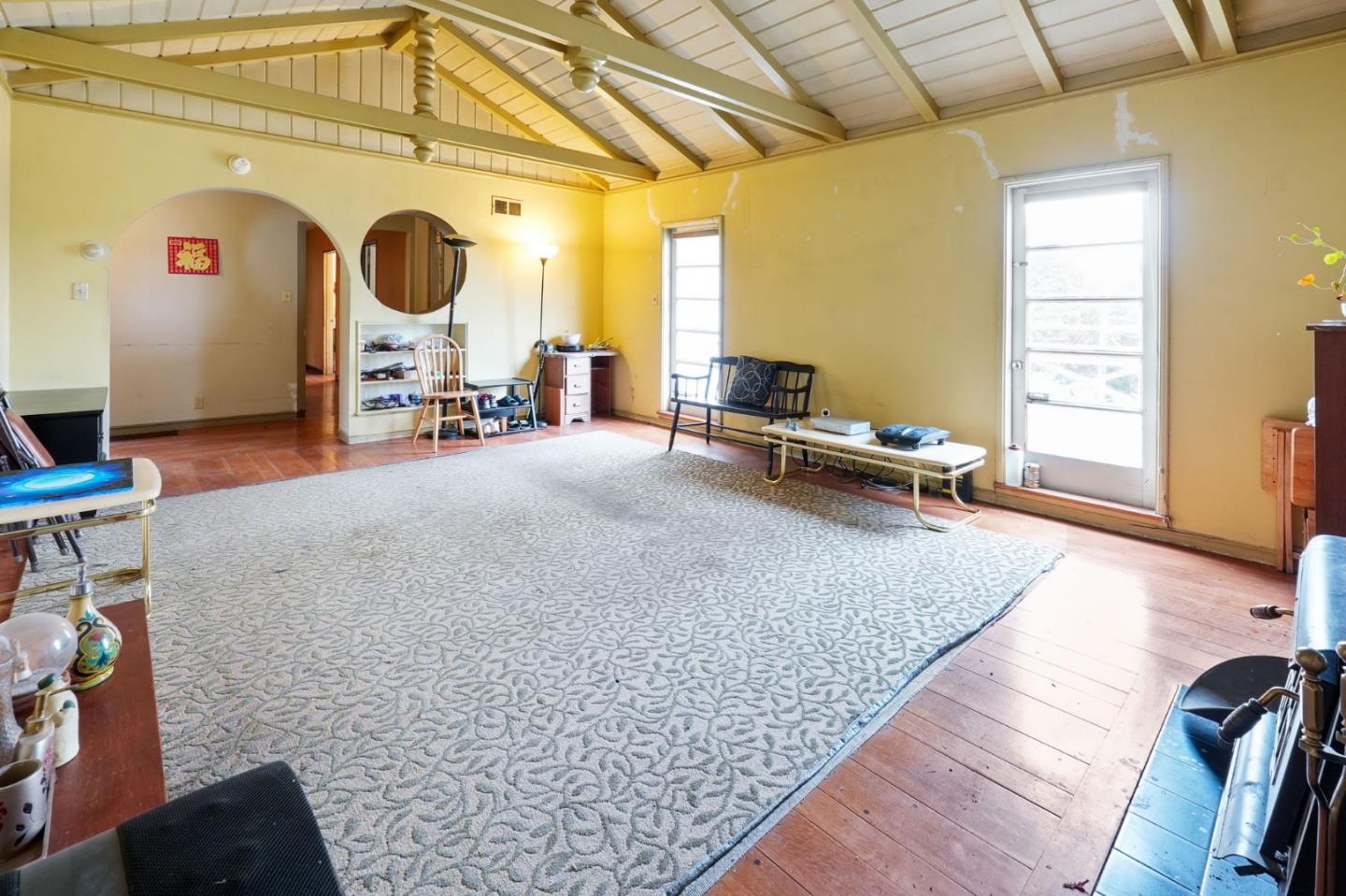 Detail Gallery Image 6 of 46 For 3466 Oak Knoll Blvd, Oakland,  CA 94605 - 3 Beds | 2 Baths