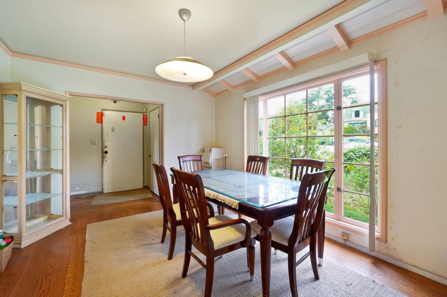 Detail Gallery Image 9 of 46 For 3466 Oak Knoll Blvd, Oakland,  CA 94605 - 3 Beds | 2 Baths