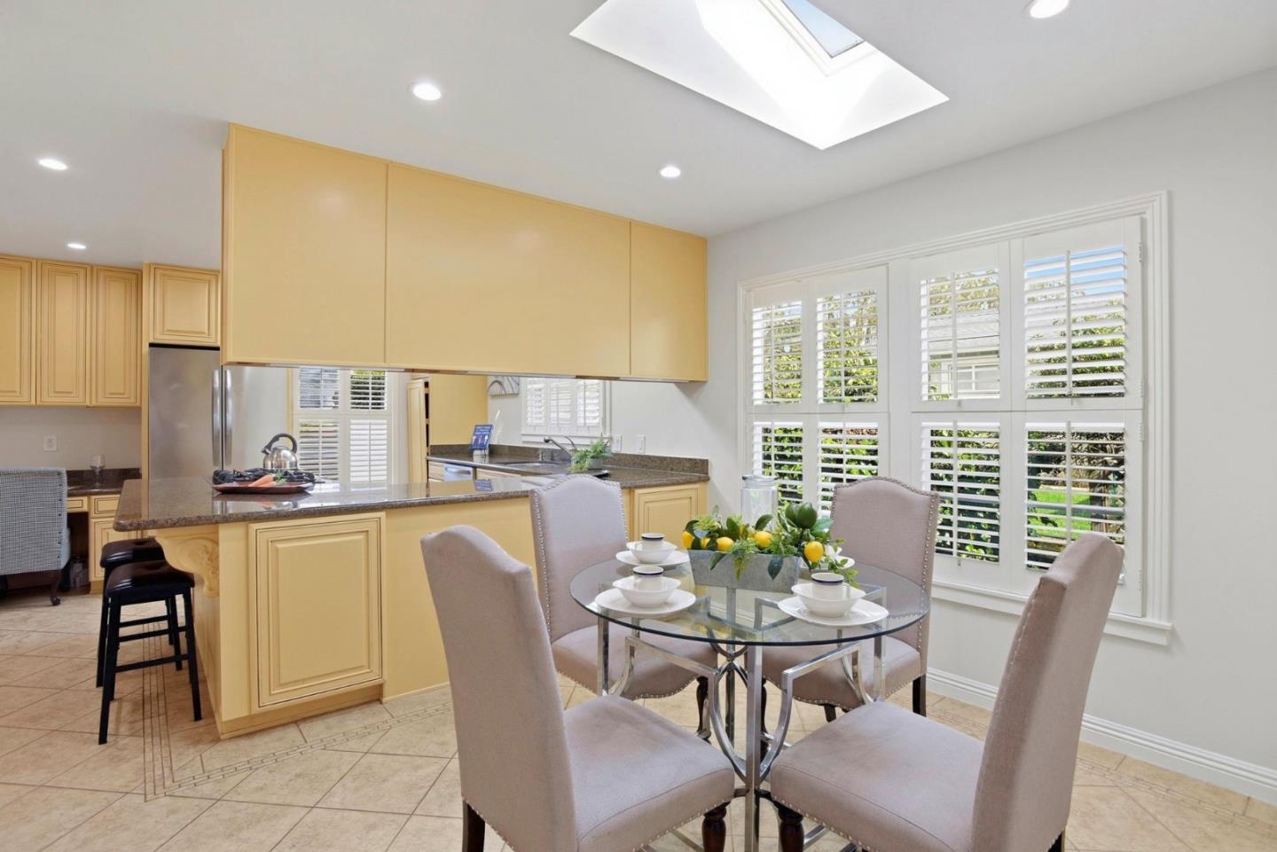 Detail Gallery Image 13 of 35 For 180 Windsor Ct, San Bruno,  CA 94066 - 3 Beds | 2 Baths