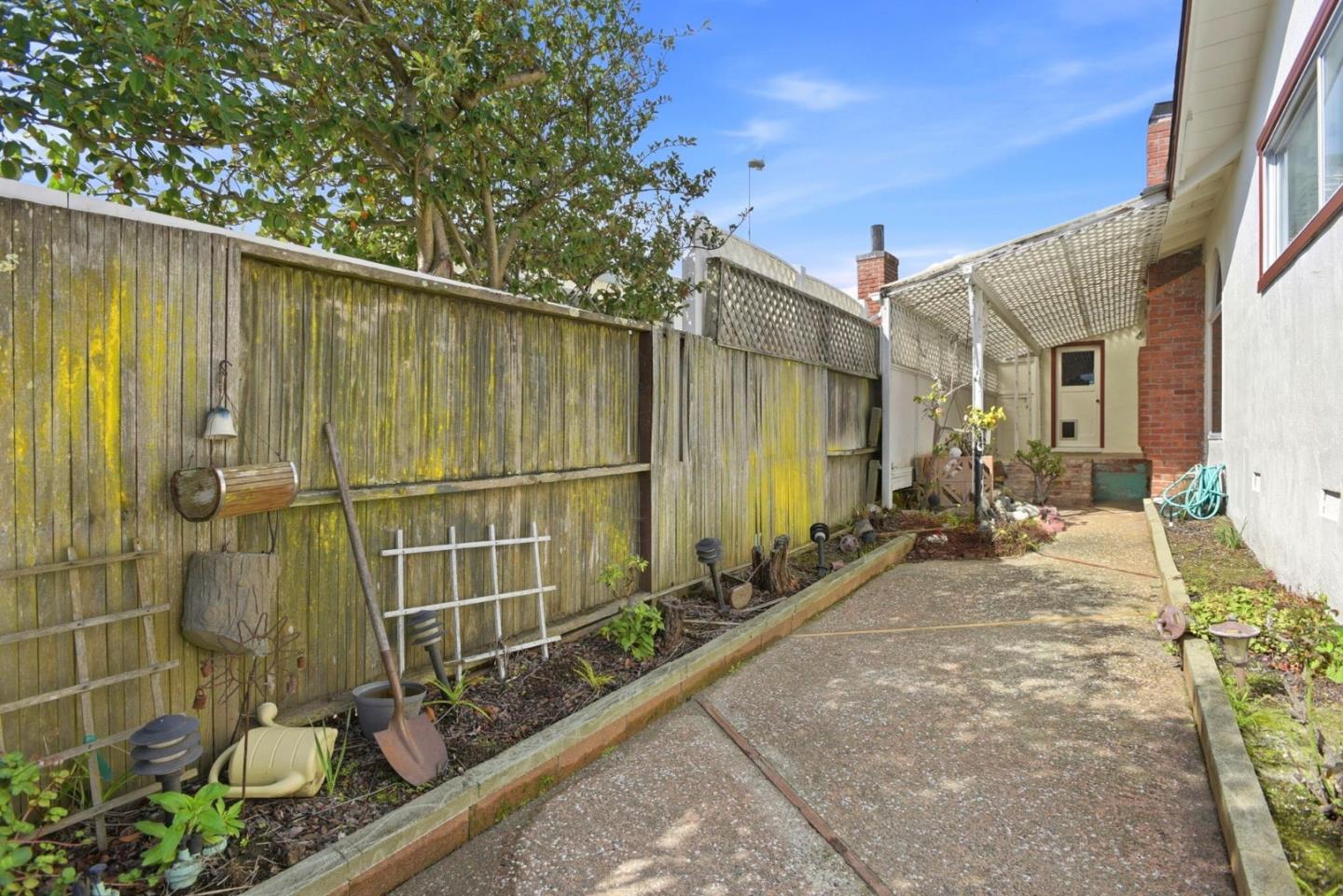 Detail Gallery Image 30 of 35 For 180 Windsor Ct, San Bruno,  CA 94066 - 3 Beds | 2 Baths