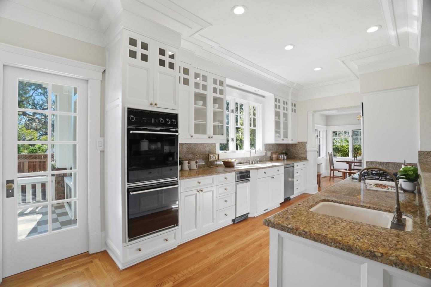 Detail Gallery Image 17 of 63 For 16202 Serena Vista Ct, Monte Sereno,  CA 95030 - 5 Beds | 3 Baths