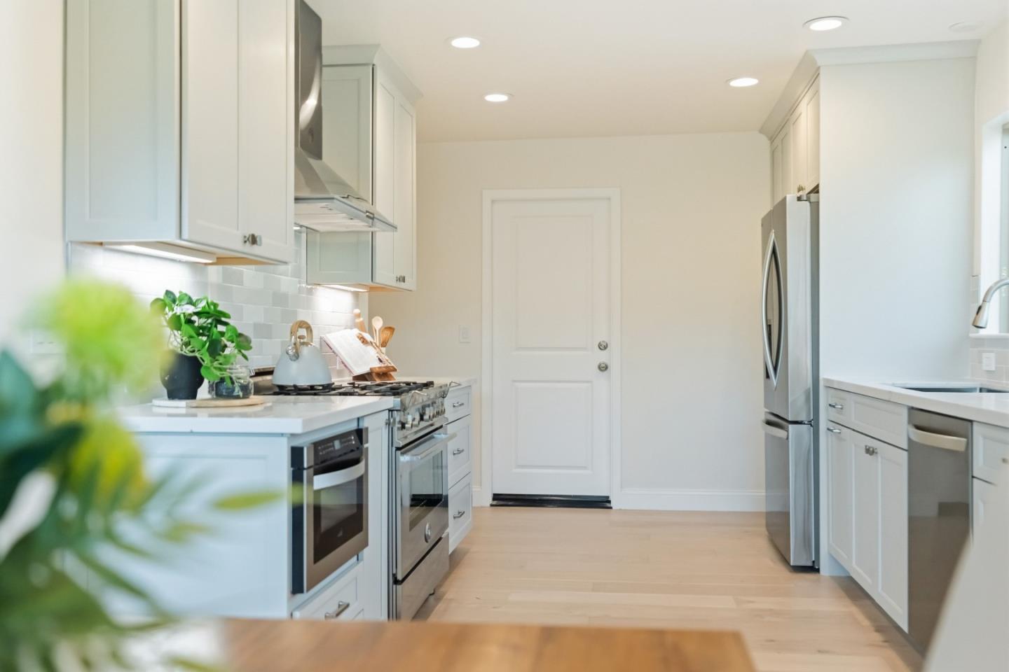 Detail Gallery Image 24 of 55 For 230 Pestana Ave, Santa Cruz,  CA 95065 - 3 Beds | 3/1 Baths