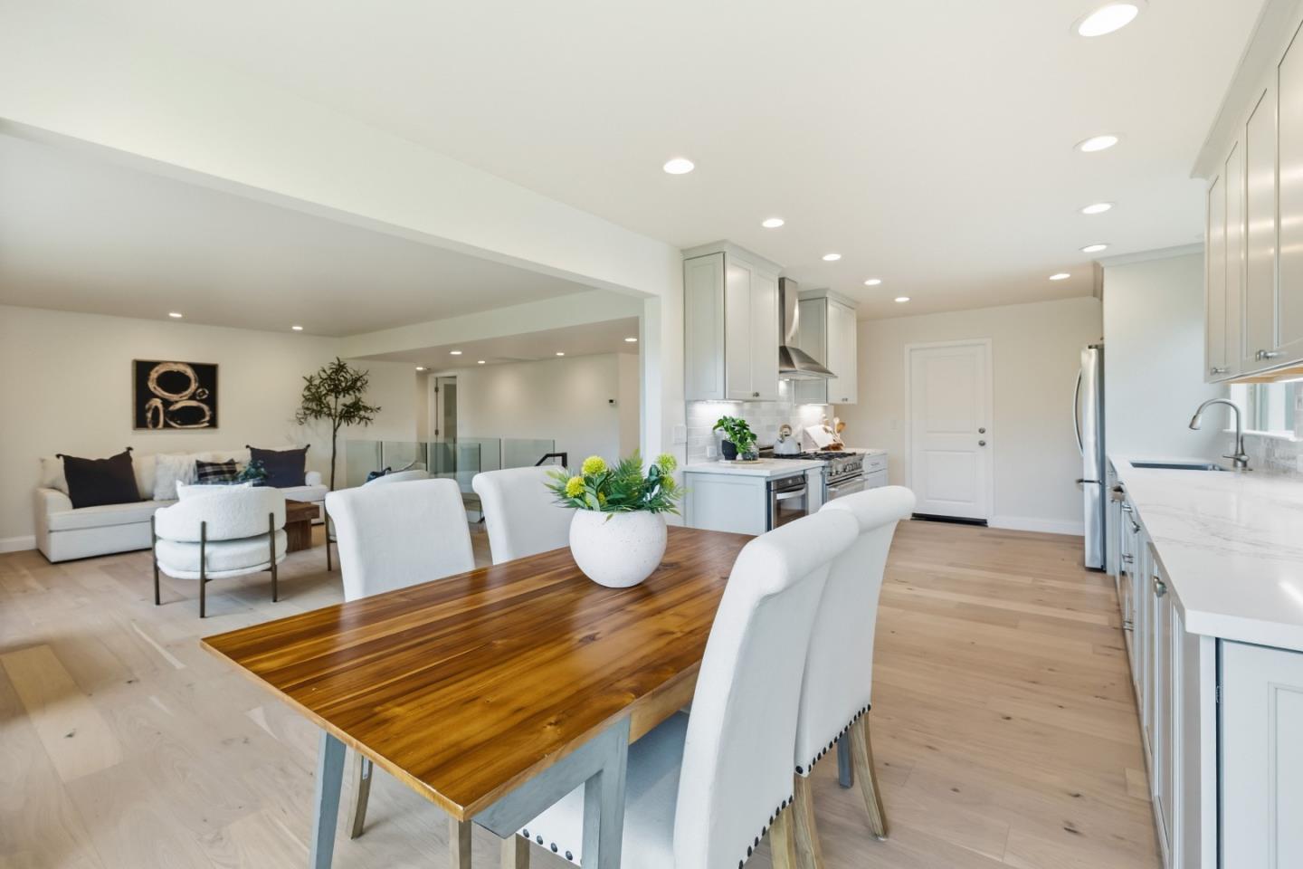 Detail Gallery Image 7 of 55 For 230 Pestana Ave, Santa Cruz,  CA 95065 - 3 Beds | 3/1 Baths