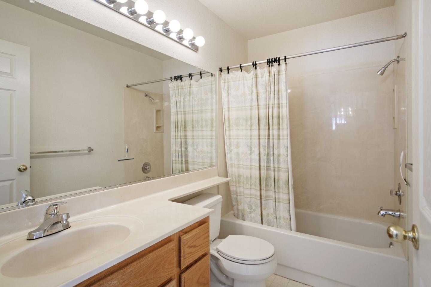 Detail Gallery Image 12 of 27 For 1622 Fir, Los Banos,  CA 93635 - 4 Beds | 3 Baths