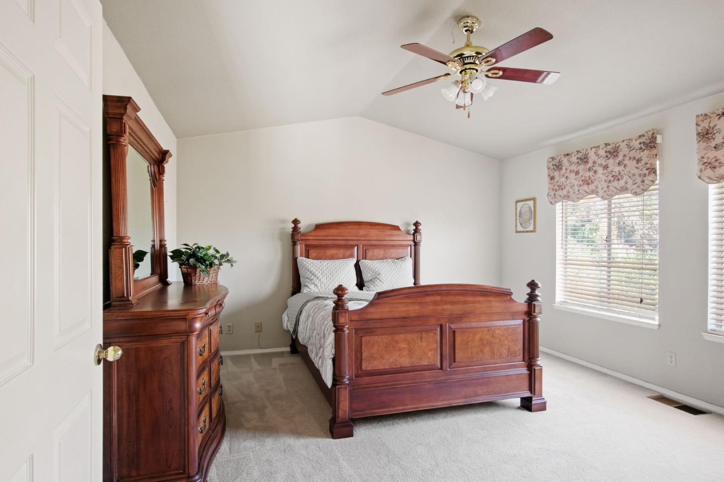 Detail Gallery Image 20 of 27 For 1622 Fir, Los Banos,  CA 93635 - 4 Beds | 3 Baths