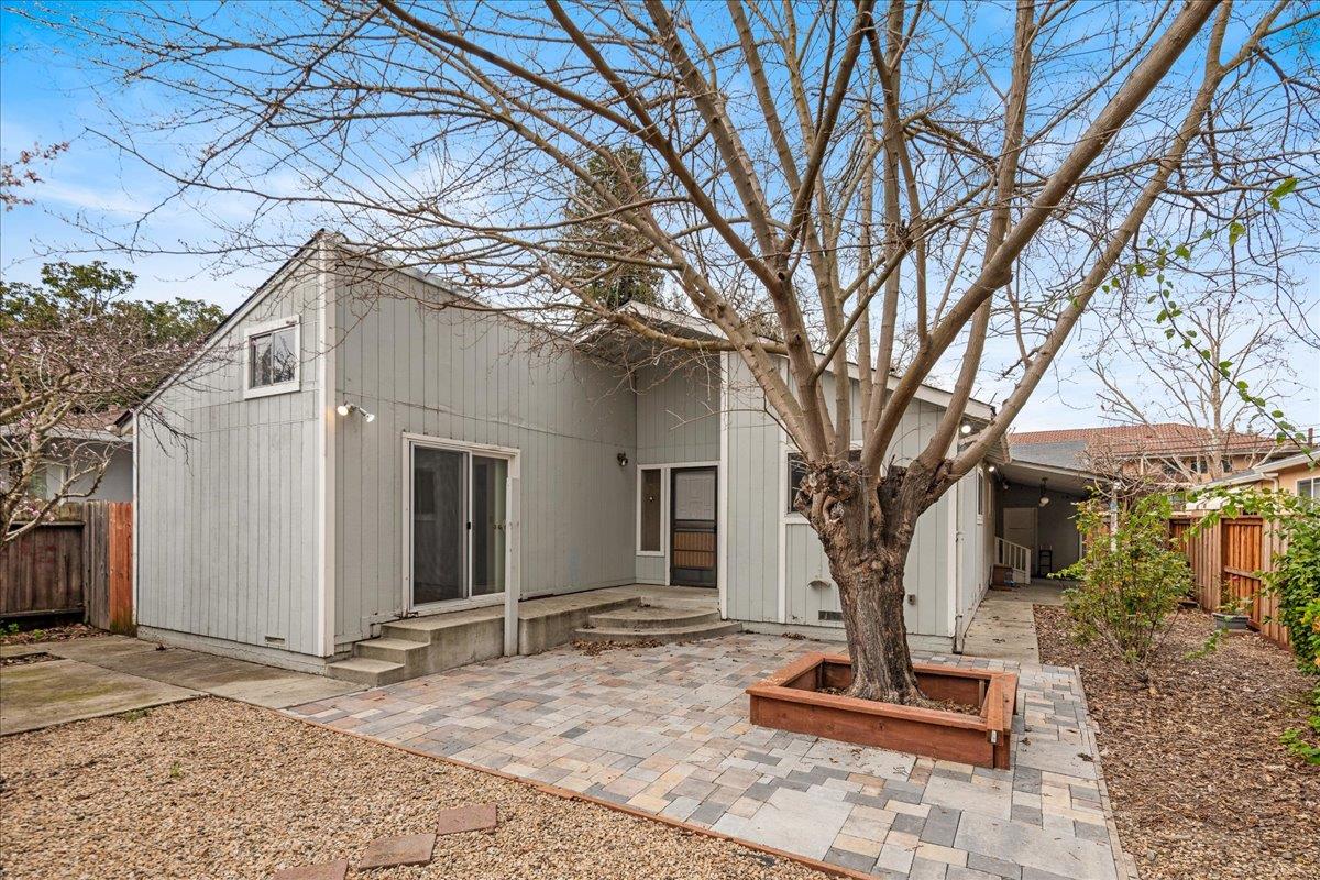 Detail Gallery Image 22 of 26 For 467 Center St, Redwood City,  CA 94061 - 5 Beds | 2 Baths