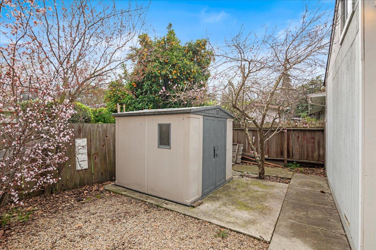 Detail Gallery Image 26 of 26 For 467 Center St, Redwood City,  CA 94061 - 5 Beds | 2 Baths