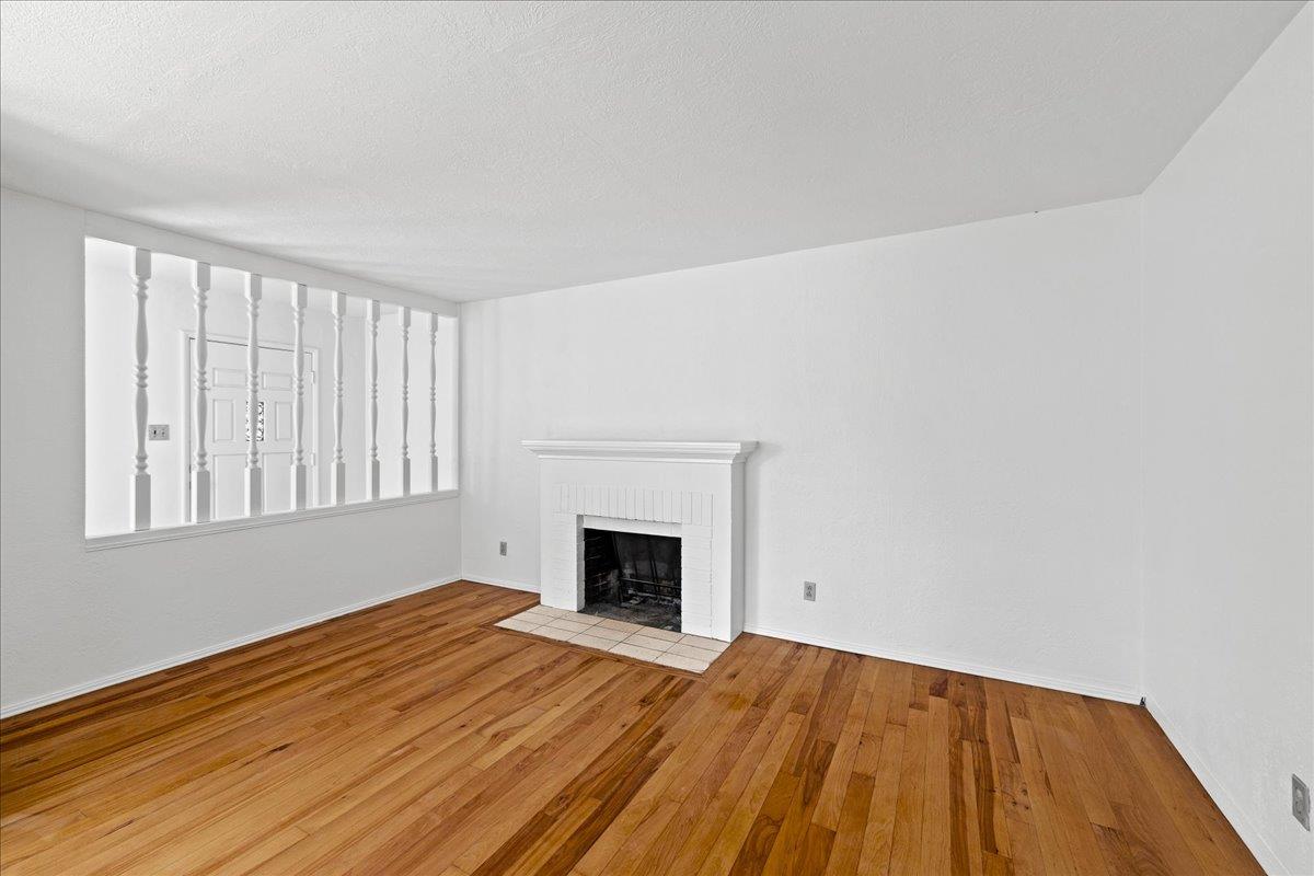 Detail Gallery Image 5 of 26 For 467 Center St, Redwood City,  CA 94061 - 5 Beds | 2 Baths