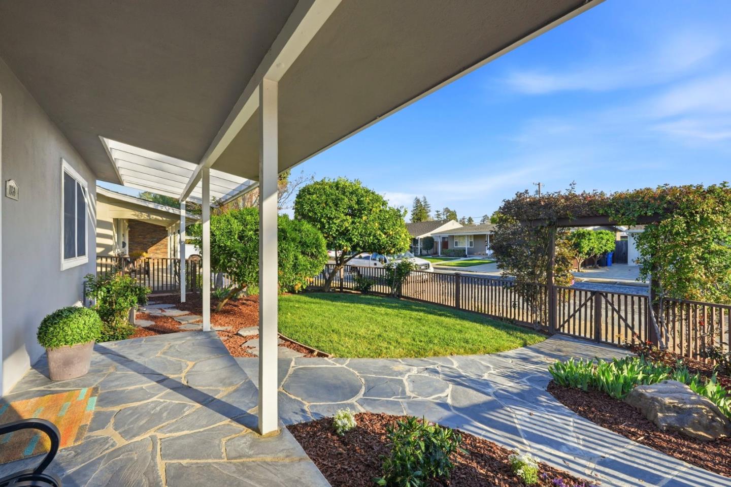 Detail Gallery Image 4 of 41 For 1953 Bohannon Dr, Santa Clara,  CA 95050 - 3 Beds | 2 Baths