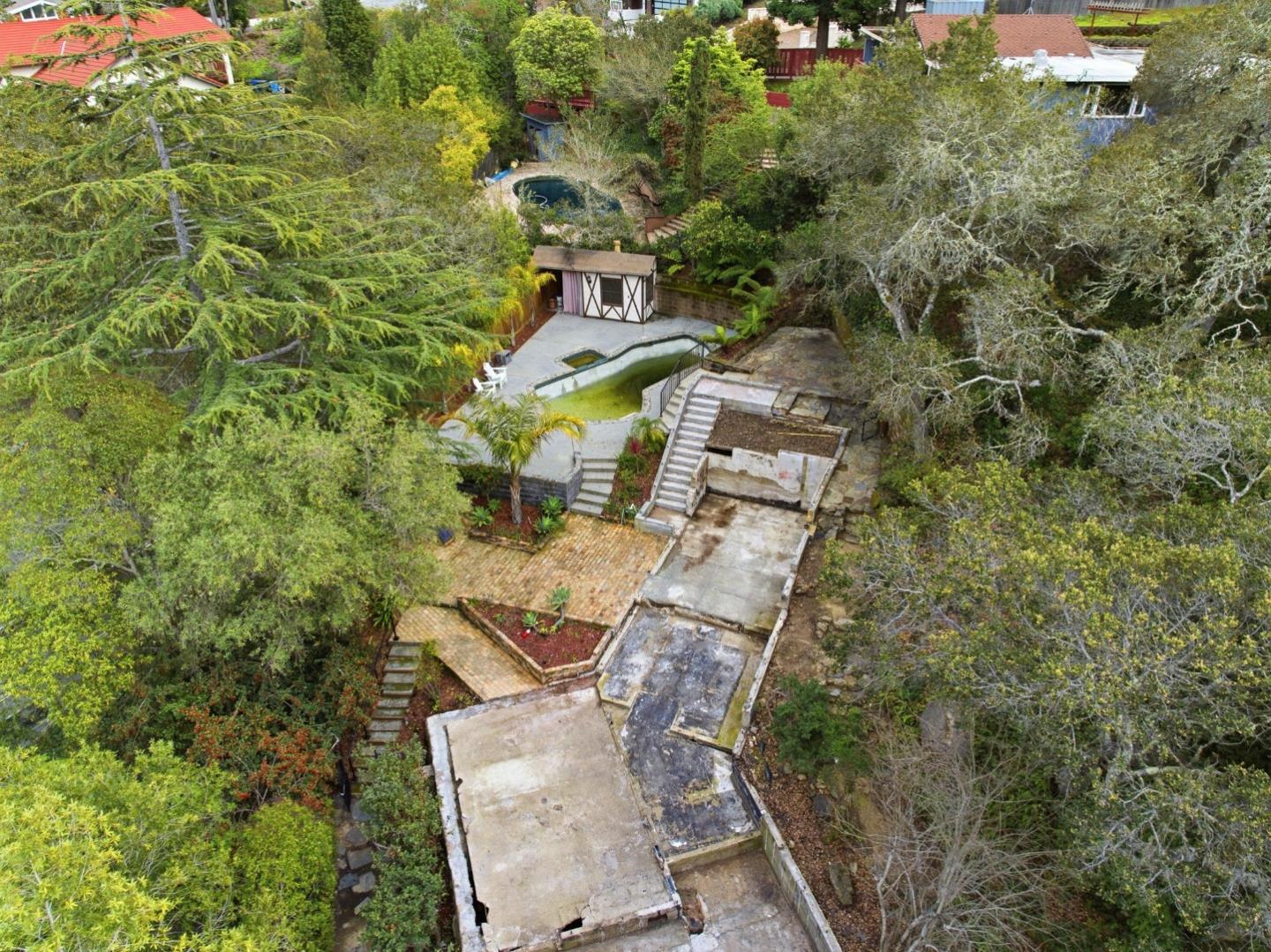 Detail Gallery Image 10 of 24 For 3035 Canyon Rd, Burlingame,  CA 94010 - – Beds | – Baths