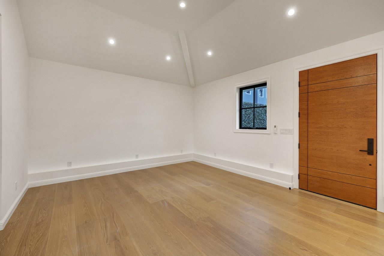 Detail Gallery Image 10 of 22 For 1438a Columbus Ave, Burlingame,  CA 94010 - 1 Beds | 1 Baths