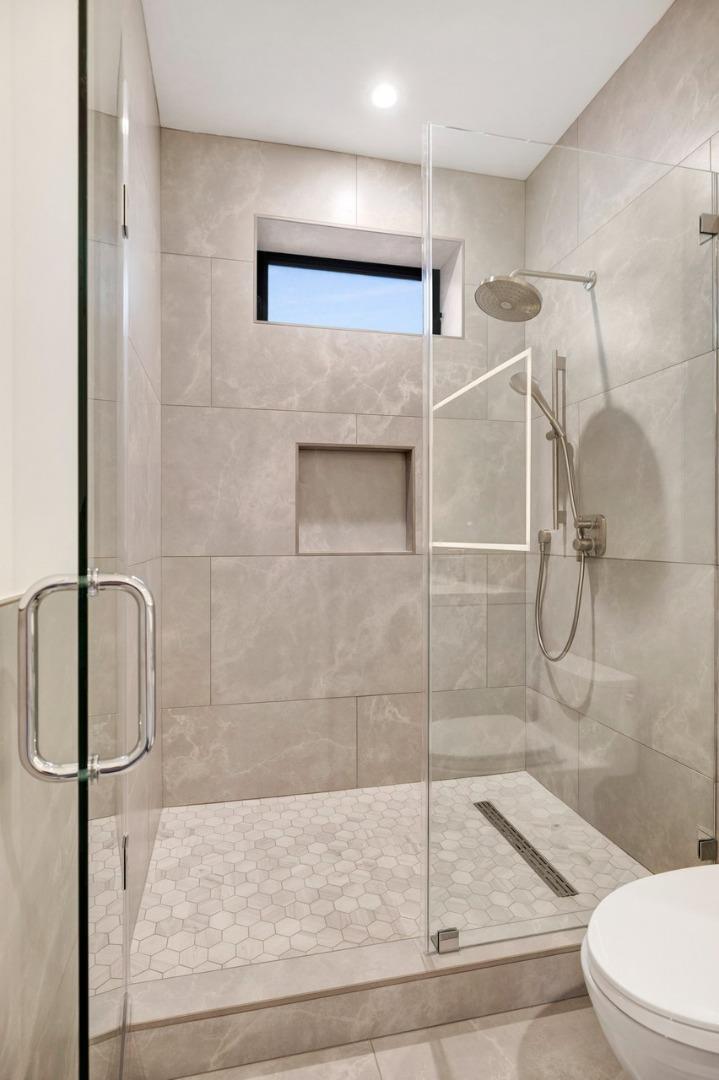 Detail Gallery Image 19 of 22 For 1438a Columbus Ave, Burlingame,  CA 94010 - 1 Beds | 1 Baths