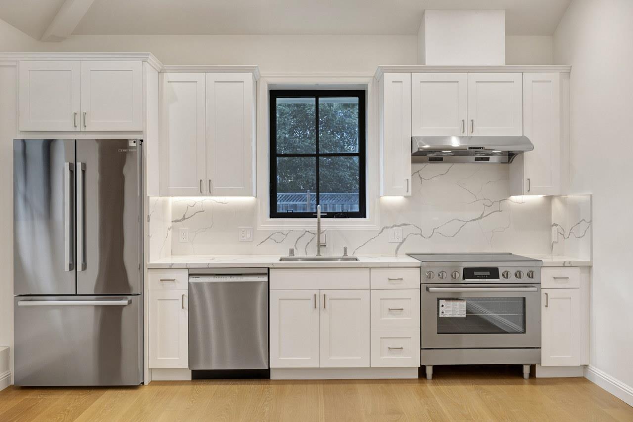 Detail Gallery Image 7 of 22 For 1438a Columbus Ave, Burlingame,  CA 94010 - 1 Beds | 1 Baths