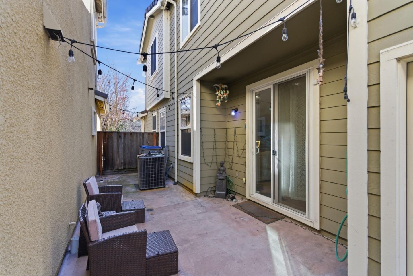 Detail Gallery Image 10 of 67 For 646 Woodland Ter, San Jose,  CA 95112 - 3 Beds | 2/1 Baths