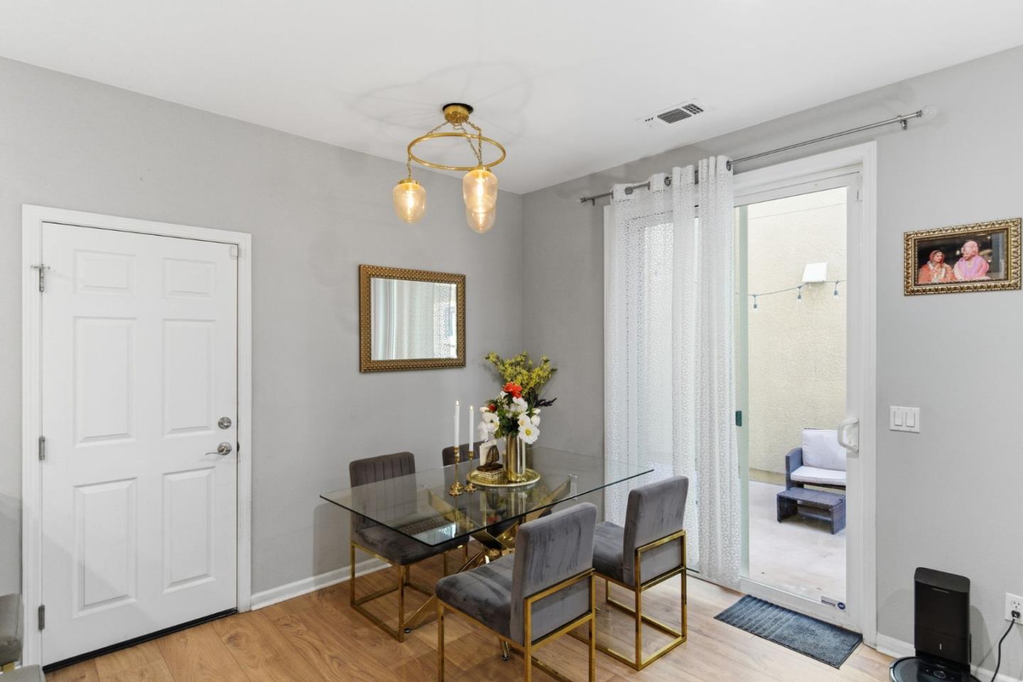 Detail Gallery Image 14 of 67 For 646 Woodland Ter, San Jose,  CA 95112 - 3 Beds | 2/1 Baths