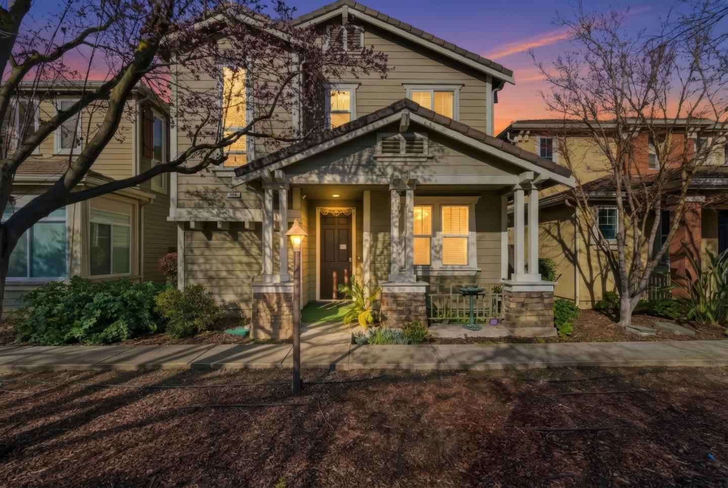 Detail Gallery Image 2 of 67 For 646 Woodland Ter, San Jose,  CA 95112 - 3 Beds | 2/1 Baths