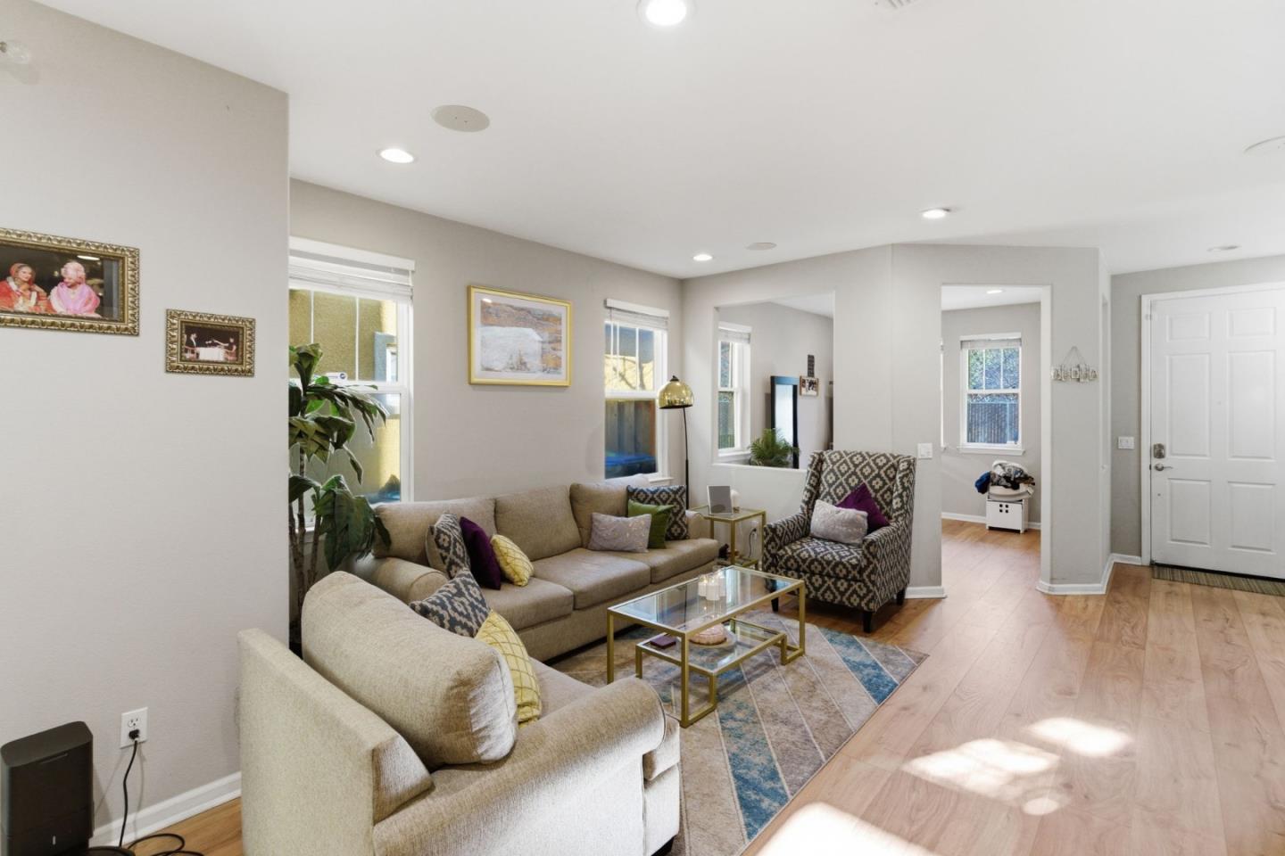 Detail Gallery Image 23 of 67 For 646 Woodland Ter, San Jose,  CA 95112 - 3 Beds | 2/1 Baths