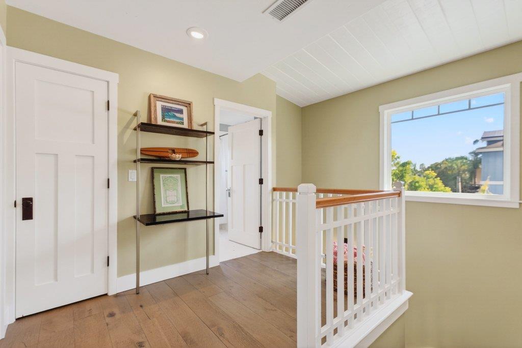 Detail Gallery Image 18 of 40 For 3844 Floral Ct, Santa Cruz,  CA 95062 - 3 Beds | 2/1 Baths