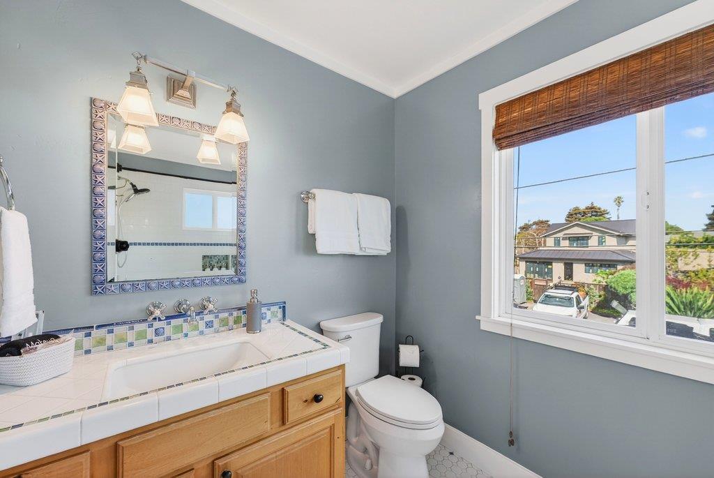 Detail Gallery Image 25 of 40 For 3844 Floral Ct, Santa Cruz,  CA 95062 - 3 Beds | 2/1 Baths