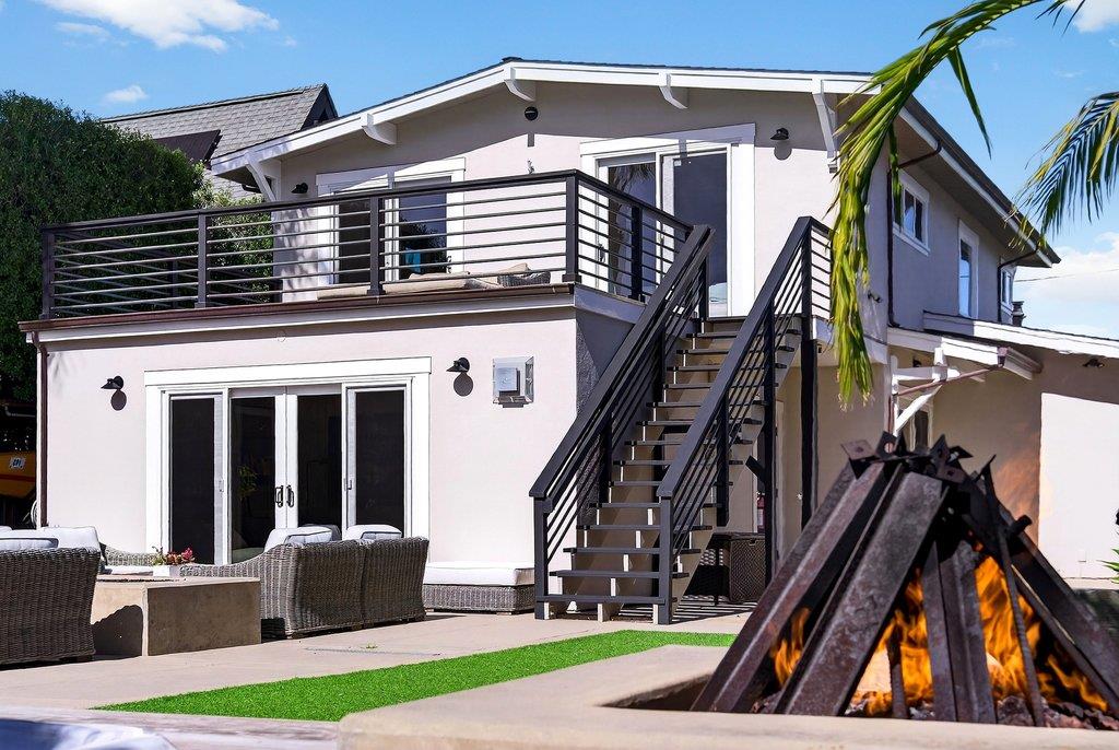 Detail Gallery Image 3 of 40 For 3844 Floral Ct, Santa Cruz,  CA 95062 - 3 Beds | 2/1 Baths