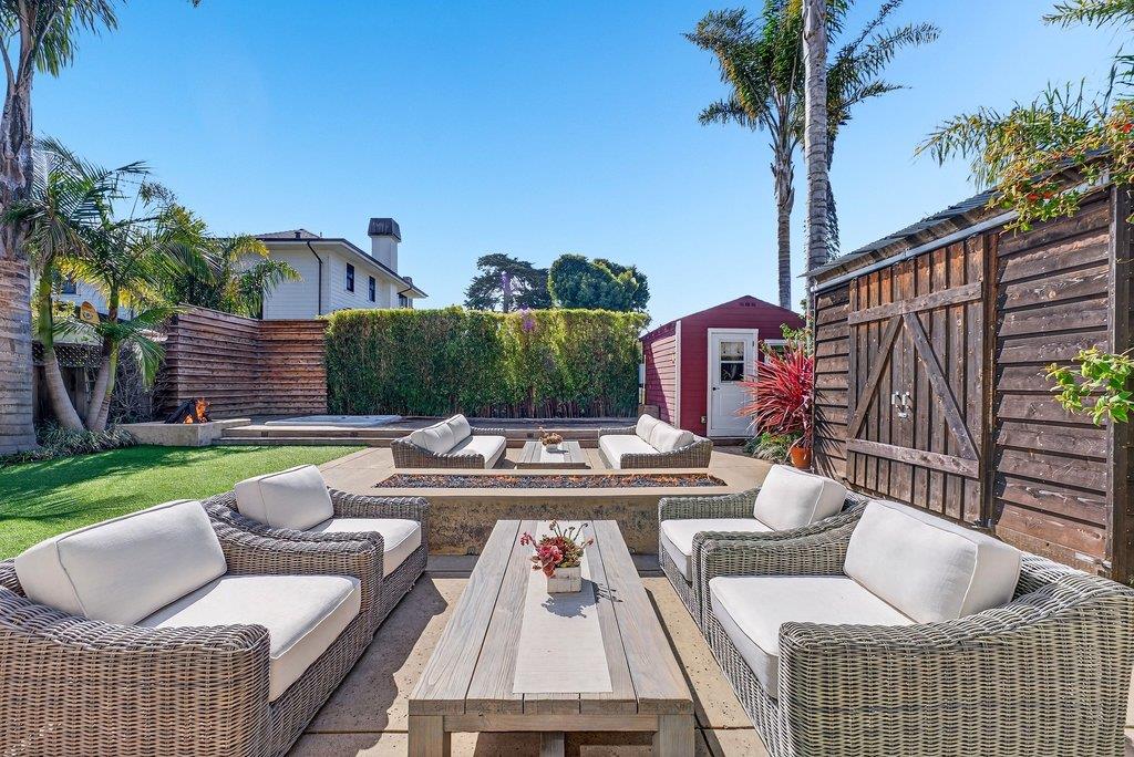 Detail Gallery Image 33 of 40 For 3844 Floral Ct, Santa Cruz,  CA 95062 - 3 Beds | 2/1 Baths