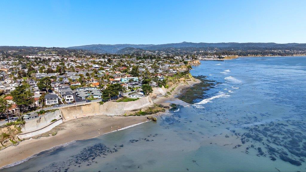 Detail Gallery Image 38 of 40 For 3844 Floral Ct, Santa Cruz,  CA 95062 - 3 Beds | 2/1 Baths