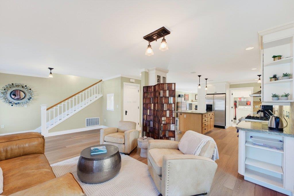 Detail Gallery Image 5 of 40 For 3844 Floral Ct, Santa Cruz,  CA 95062 - 3 Beds | 2/1 Baths