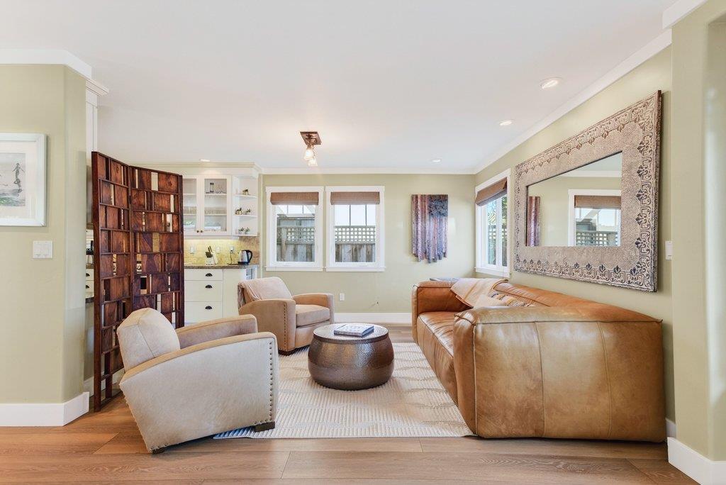 Detail Gallery Image 6 of 40 For 3844 Floral Ct, Santa Cruz,  CA 95062 - 3 Beds | 2/1 Baths