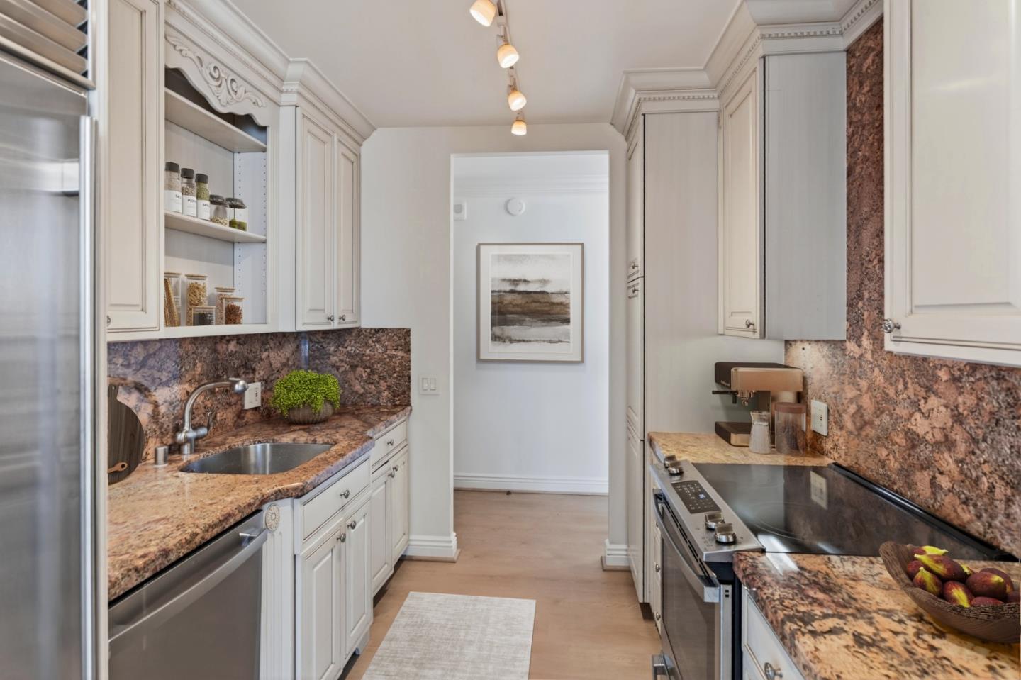 Detail Gallery Image 15 of 33 For 999 Green St #1205,  San Francisco,  CA 94133 - 1 Beds | 1 Baths