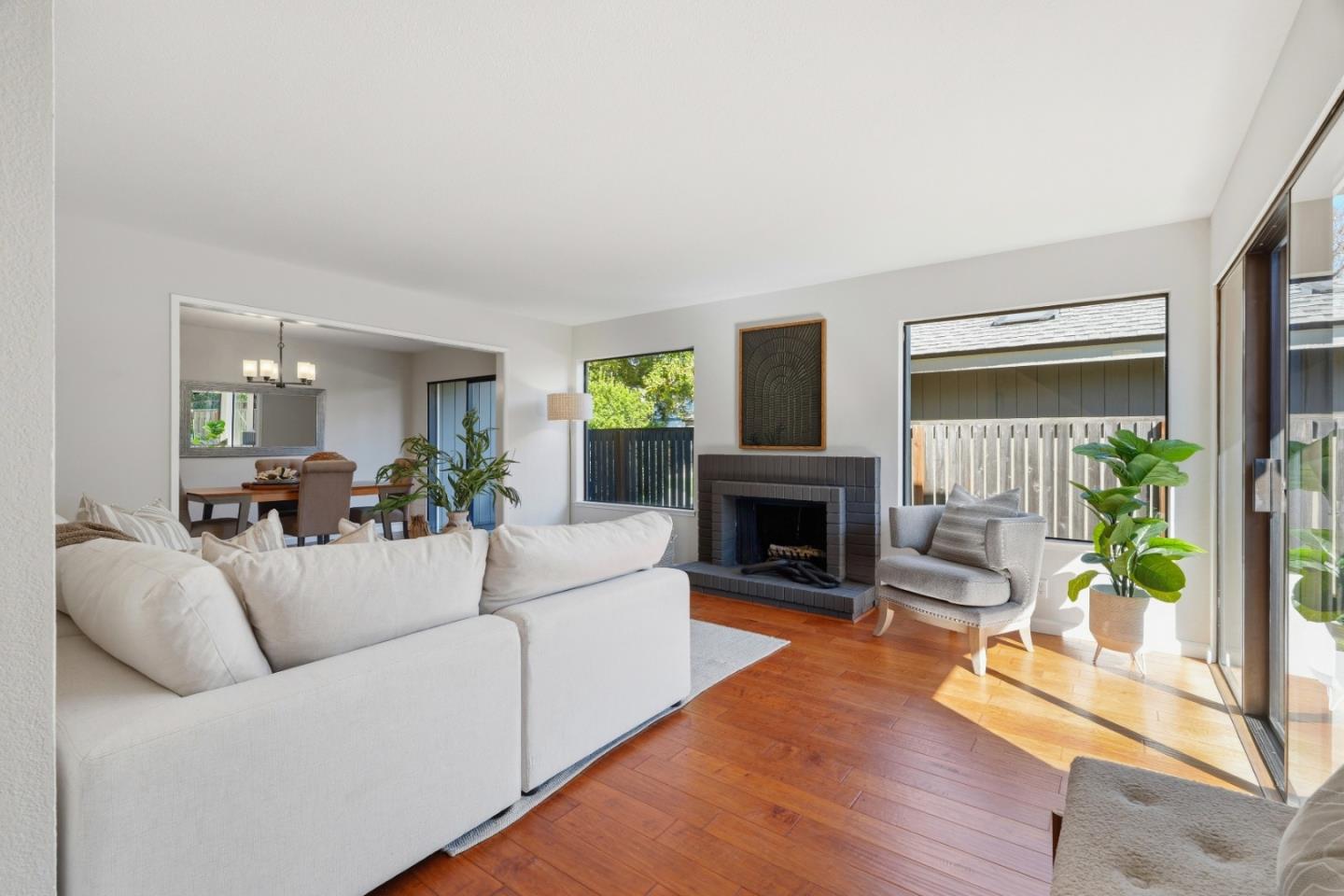 Detail Gallery Image 2 of 47 For 137 Union Ave a,  Campbell,  CA 95008 - 2 Beds | 2 Baths