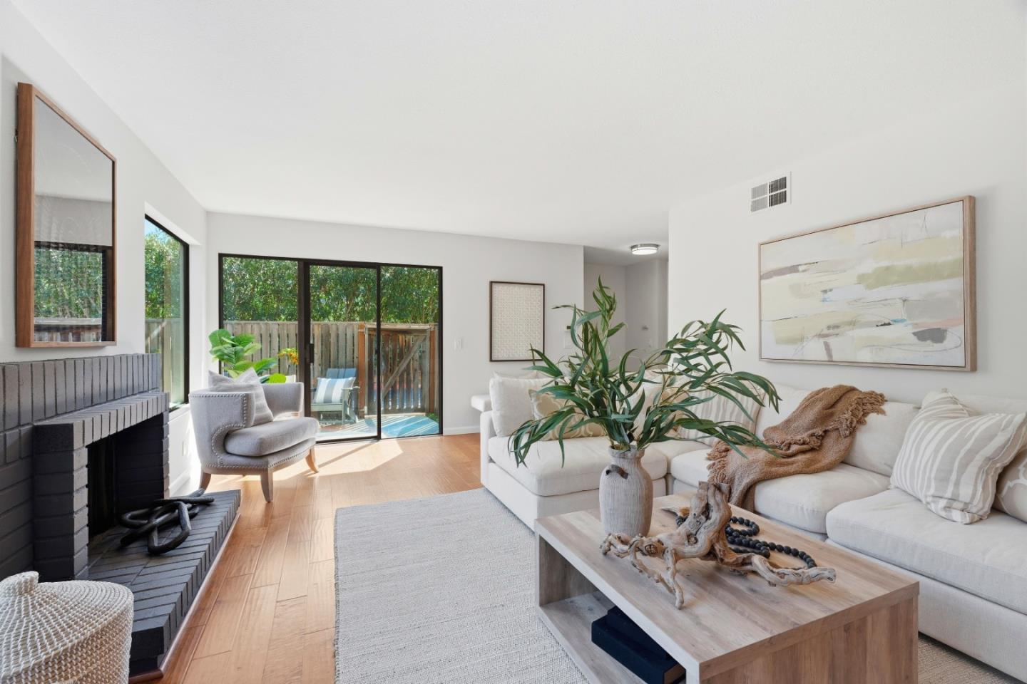 Detail Gallery Image 4 of 47 For 137 Union Ave a,  Campbell,  CA 95008 - 2 Beds | 2 Baths