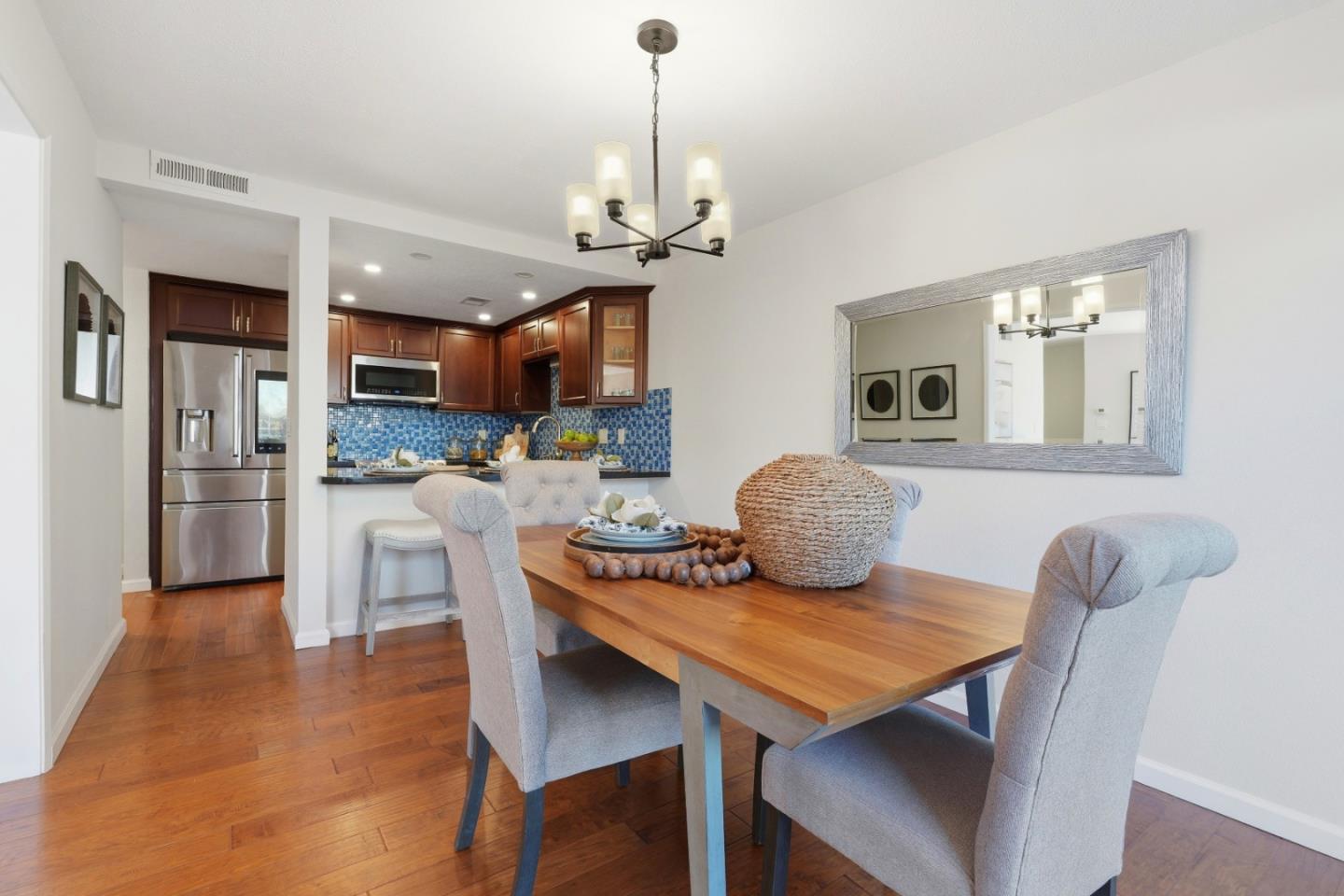 Detail Gallery Image 7 of 47 For 137 Union Ave a,  Campbell,  CA 95008 - 2 Beds | 2 Baths