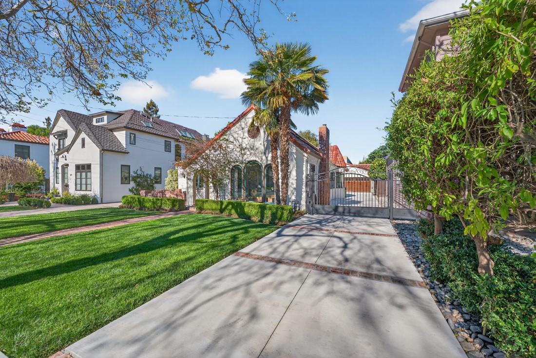 Detail Gallery Image 2 of 44 For 668 Morse St, San Jose,  CA 95126 - 4 Beds | 2 Baths