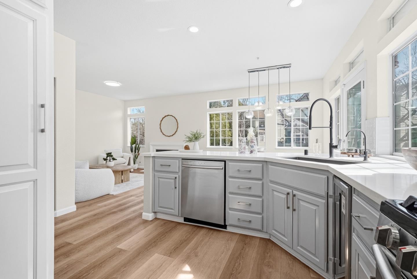 Detail Gallery Image 11 of 43 For 525 Porpoise Bay Ter a,  Sunnyvale,  CA 94089 - 3 Beds | 2/1 Baths