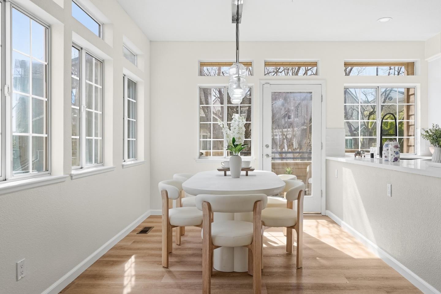 Detail Gallery Image 13 of 43 For 525 Porpoise Bay Ter a,  Sunnyvale,  CA 94089 - 3 Beds | 2/1 Baths