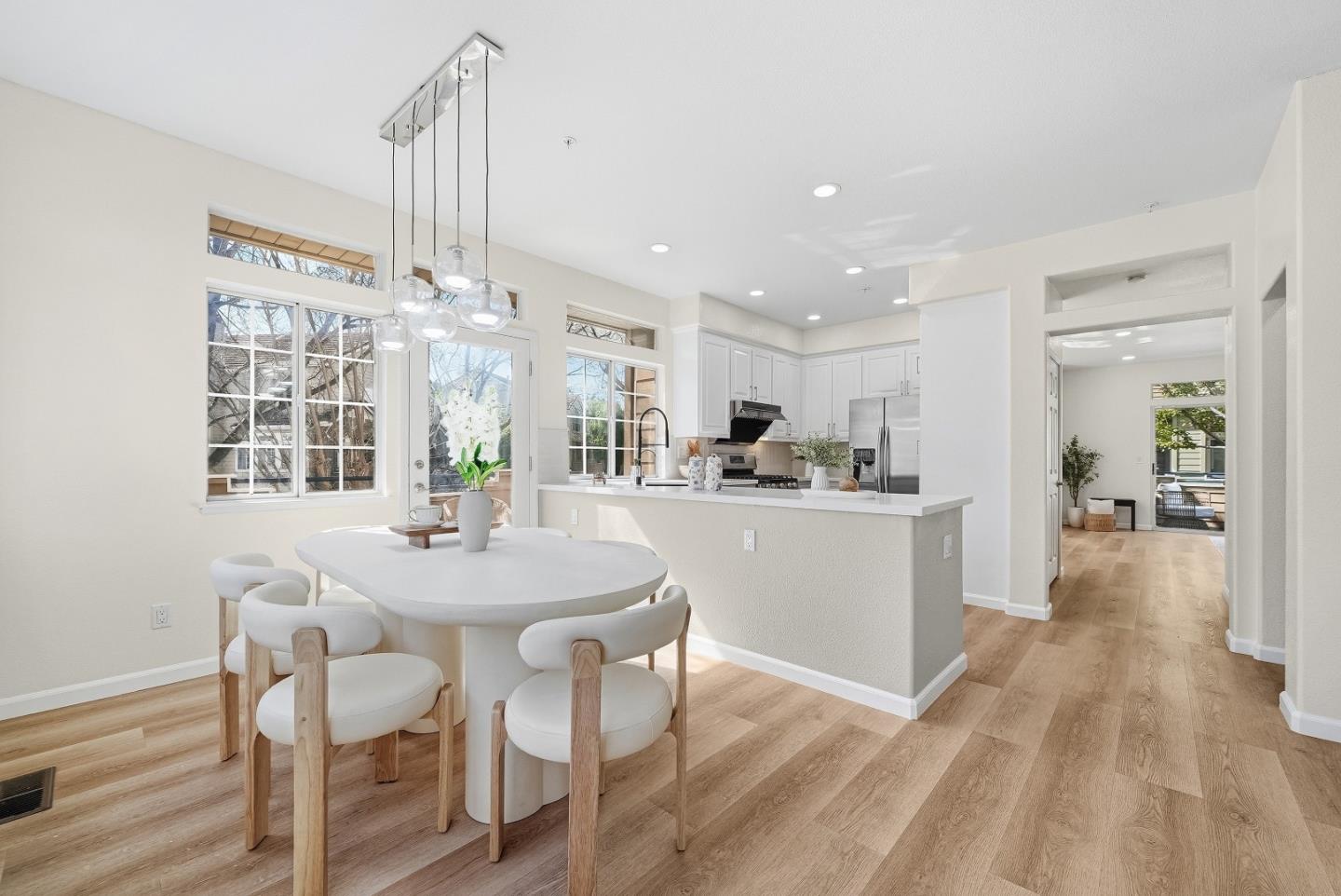 Detail Gallery Image 14 of 43 For 525 Porpoise Bay Ter a,  Sunnyvale,  CA 94089 - 3 Beds | 2/1 Baths