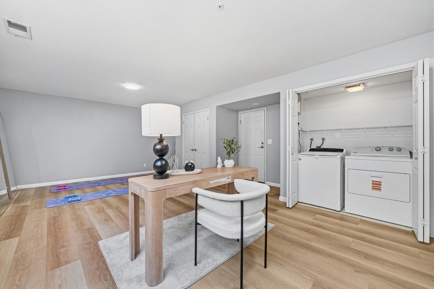 Detail Gallery Image 17 of 43 For 525 Porpoise Bay Ter a,  Sunnyvale,  CA 94089 - 3 Beds | 2/1 Baths