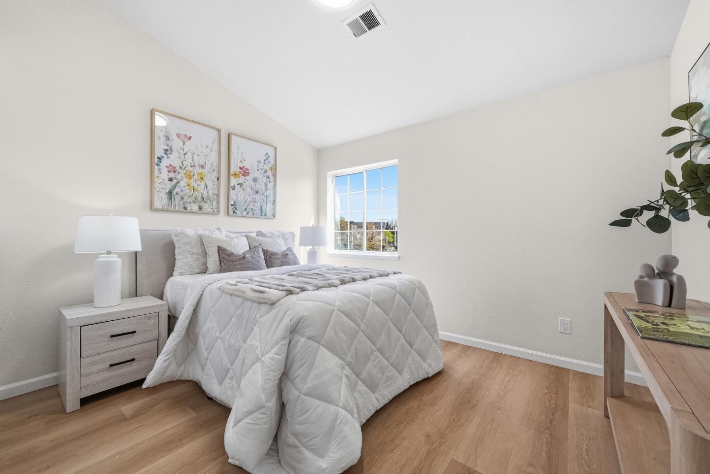 Detail Gallery Image 25 of 43 For 525 Porpoise Bay Ter a,  Sunnyvale,  CA 94089 - 3 Beds | 2/1 Baths