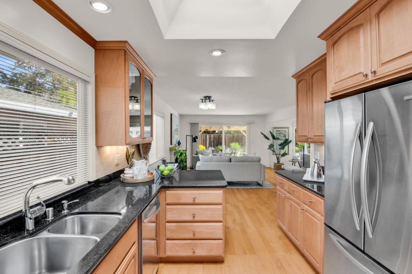 Detail Gallery Image 13 of 30 For 1124 Elmsford Dr, Cupertino,  CA 95014 - 3 Beds | 2/1 Baths