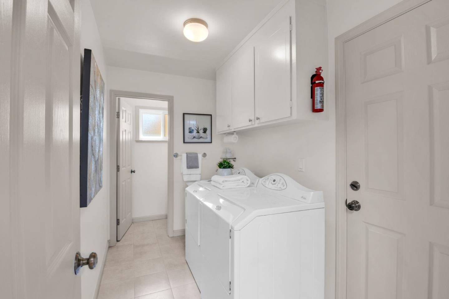 Detail Gallery Image 14 of 30 For 1124 Elmsford Dr, Cupertino,  CA 95014 - 3 Beds | 2/1 Baths