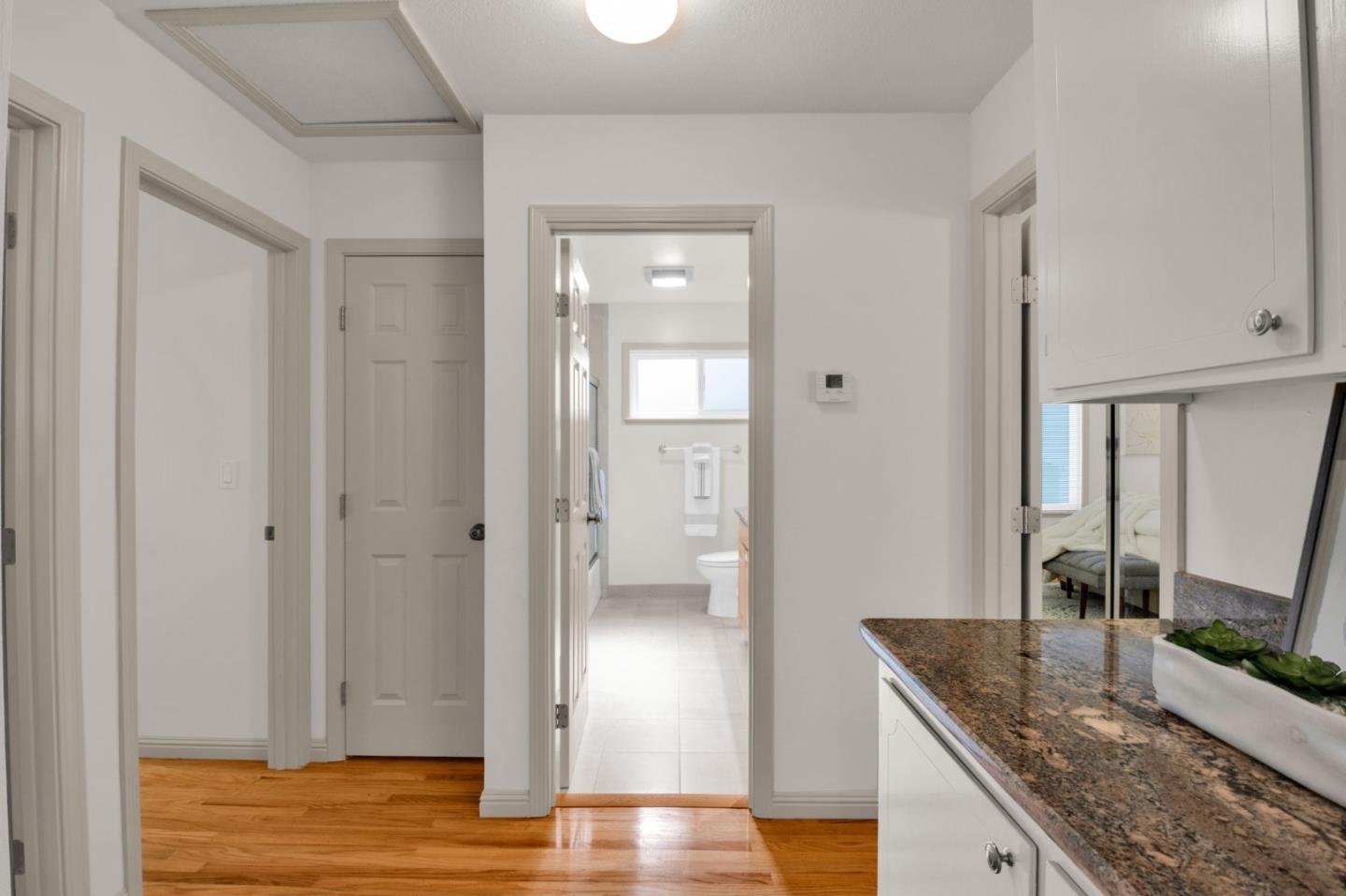 Detail Gallery Image 18 of 30 For 1124 Elmsford Dr, Cupertino,  CA 95014 - 3 Beds | 2/1 Baths