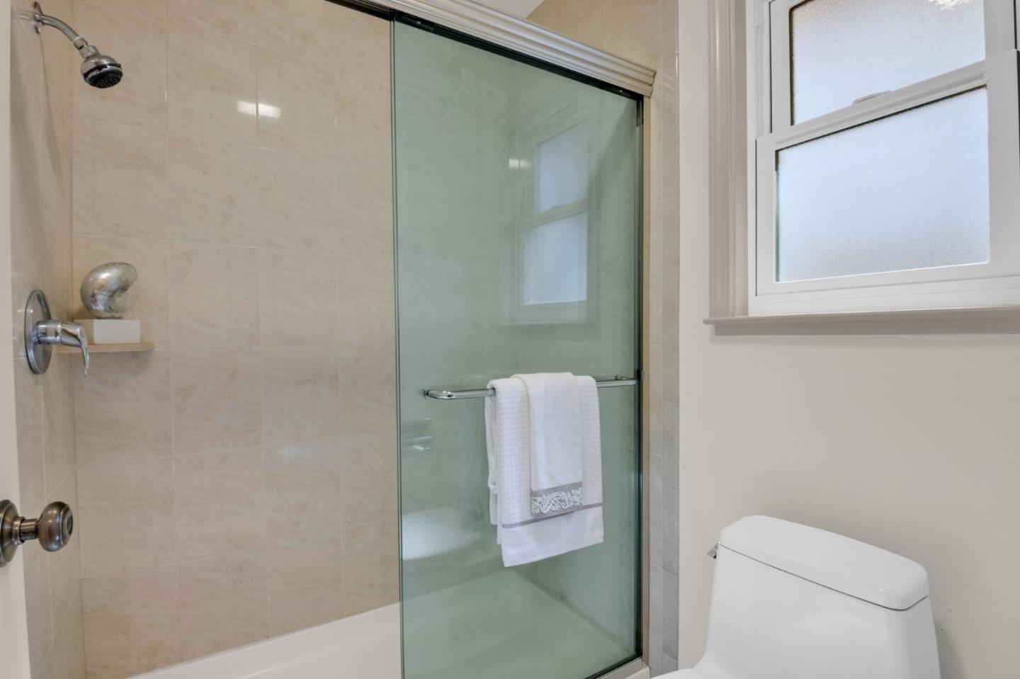 Detail Gallery Image 27 of 30 For 1124 Elmsford Dr, Cupertino,  CA 95014 - 3 Beds | 2/1 Baths