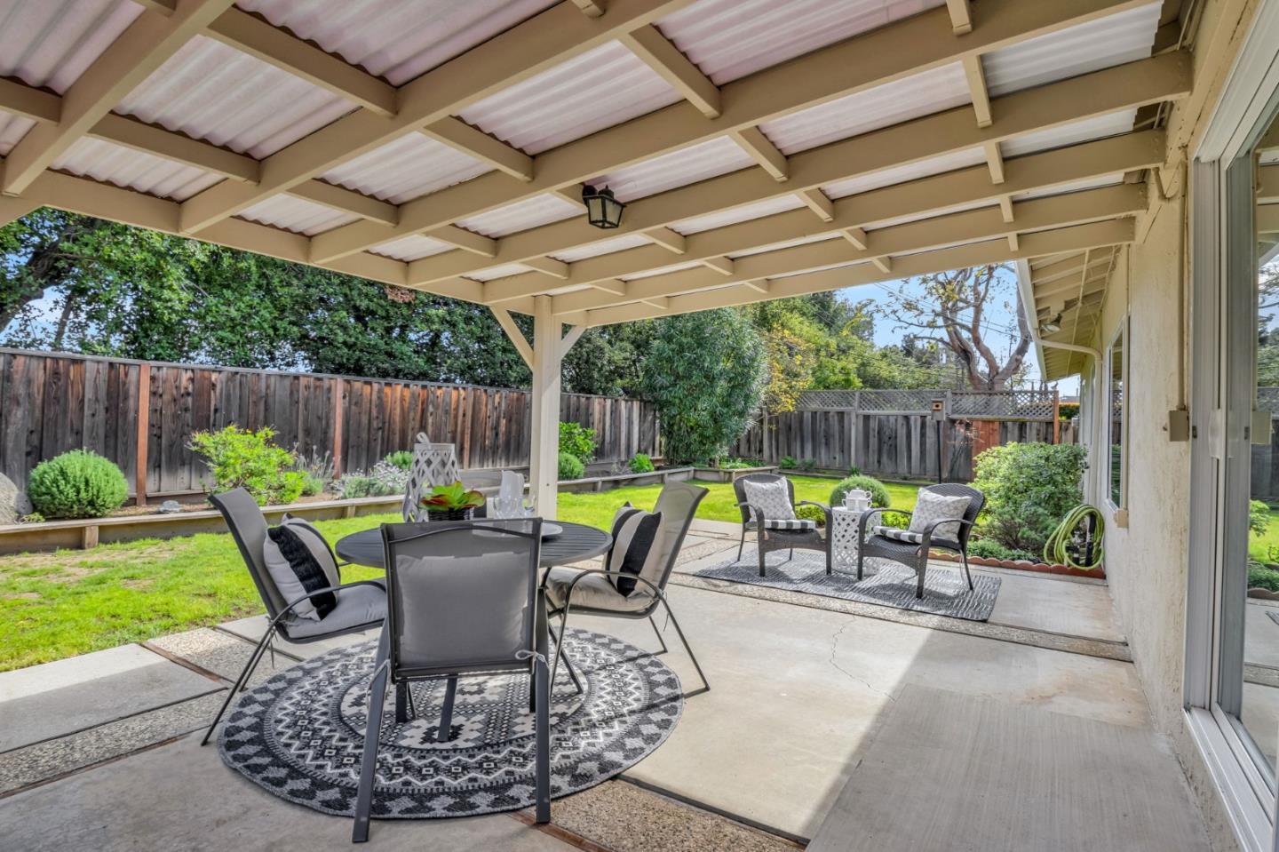 Detail Gallery Image 29 of 30 For 1124 Elmsford Dr, Cupertino,  CA 95014 - 3 Beds | 2/1 Baths