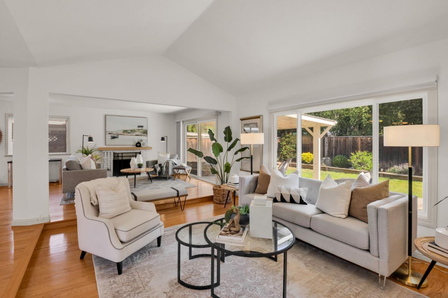 Detail Gallery Image 4 of 30 For 1124 Elmsford Dr, Cupertino,  CA 95014 - 3 Beds | 2/1 Baths