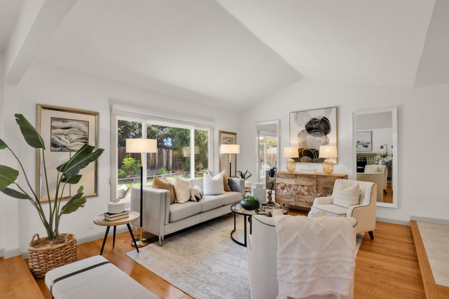 Detail Gallery Image 5 of 30 For 1124 Elmsford Dr, Cupertino,  CA 95014 - 3 Beds | 2/1 Baths