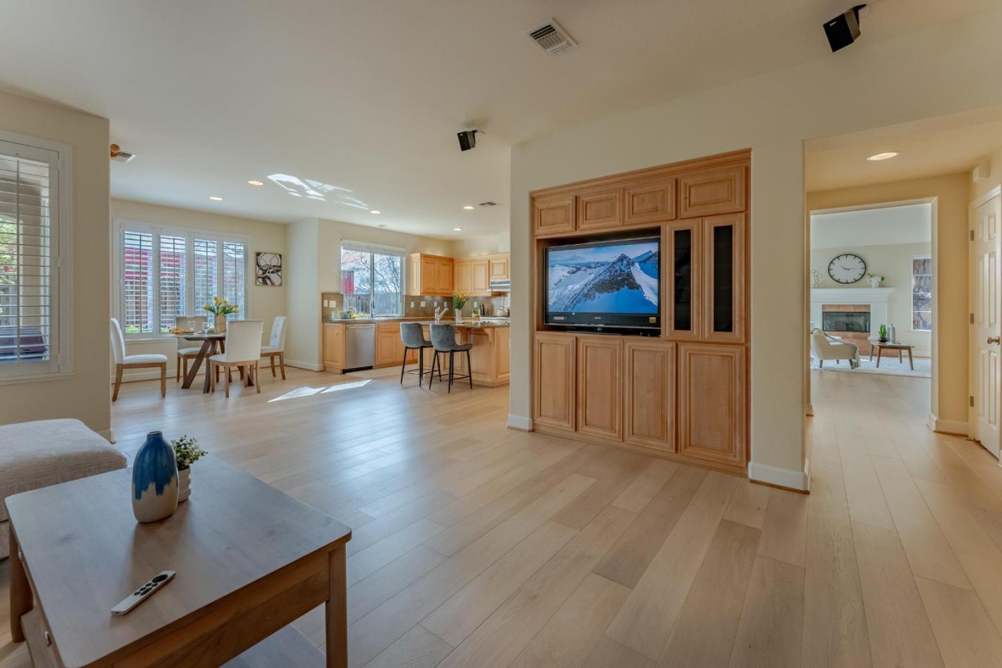 Detail Gallery Image 8 of 60 For 3666 Santa Croce Ct, San Jose,  CA 95148 - 4 Beds | 3 Baths