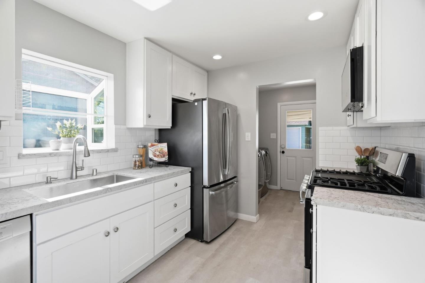 Detail Gallery Image 11 of 25 For 1155 Shamrock Dr, Campbell,  CA 95008 - 3 Beds | 1 Baths