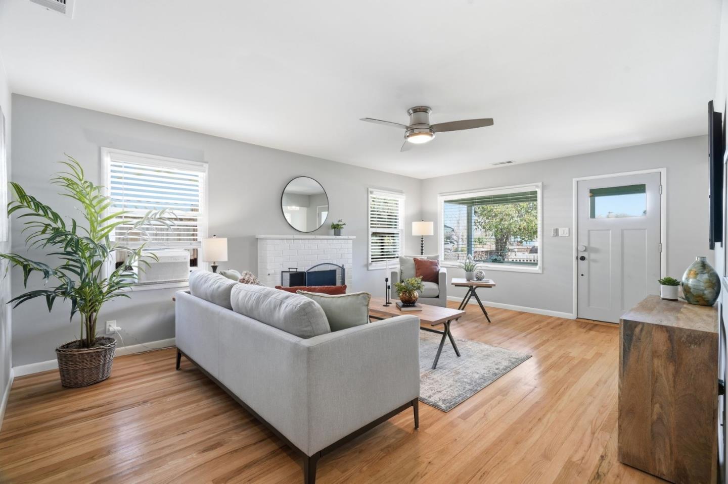 Detail Gallery Image 2 of 25 For 1155 Shamrock Dr, Campbell,  CA 95008 - 3 Beds | 1 Baths