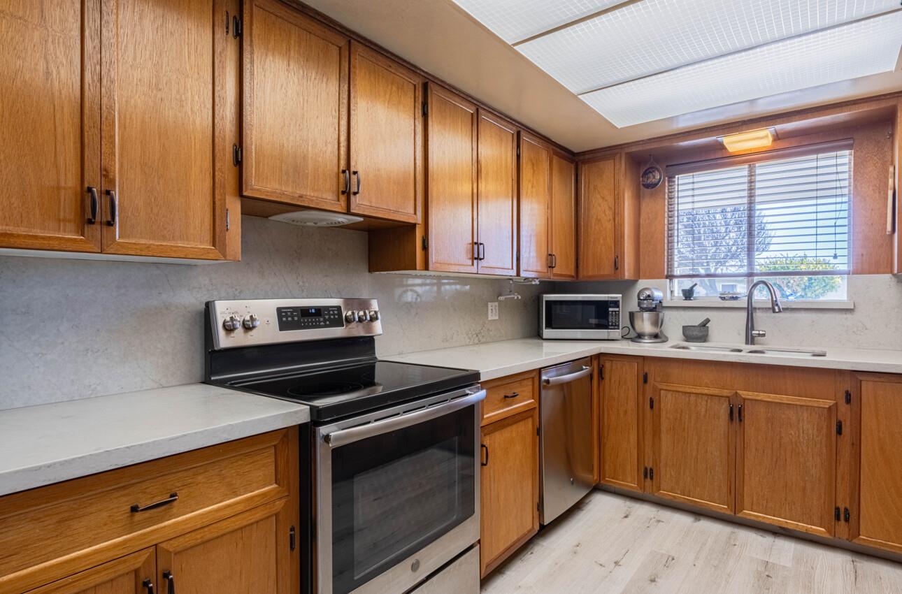 Detail Gallery Image 14 of 42 For 840 Hastings Ave, Salinas,  CA 93901 - 4 Beds | 2 Baths